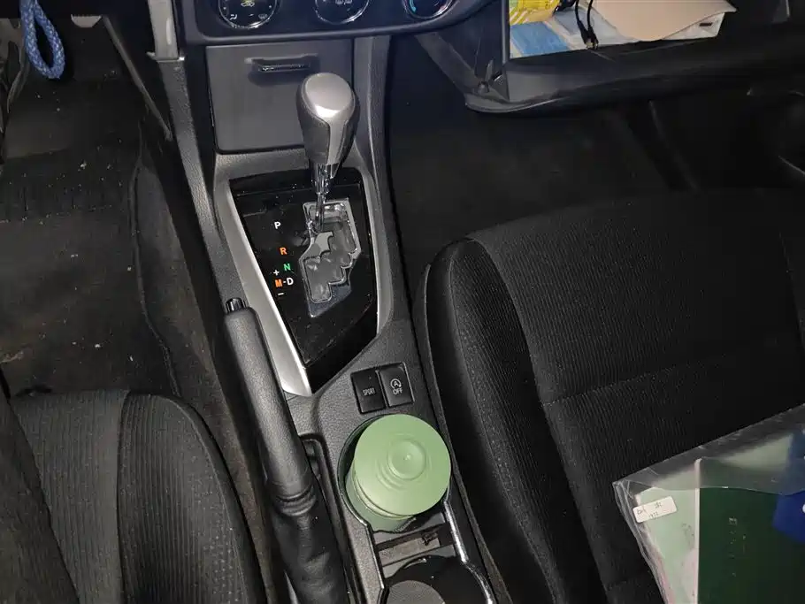 Toyota Corolla 2018 — фото 16