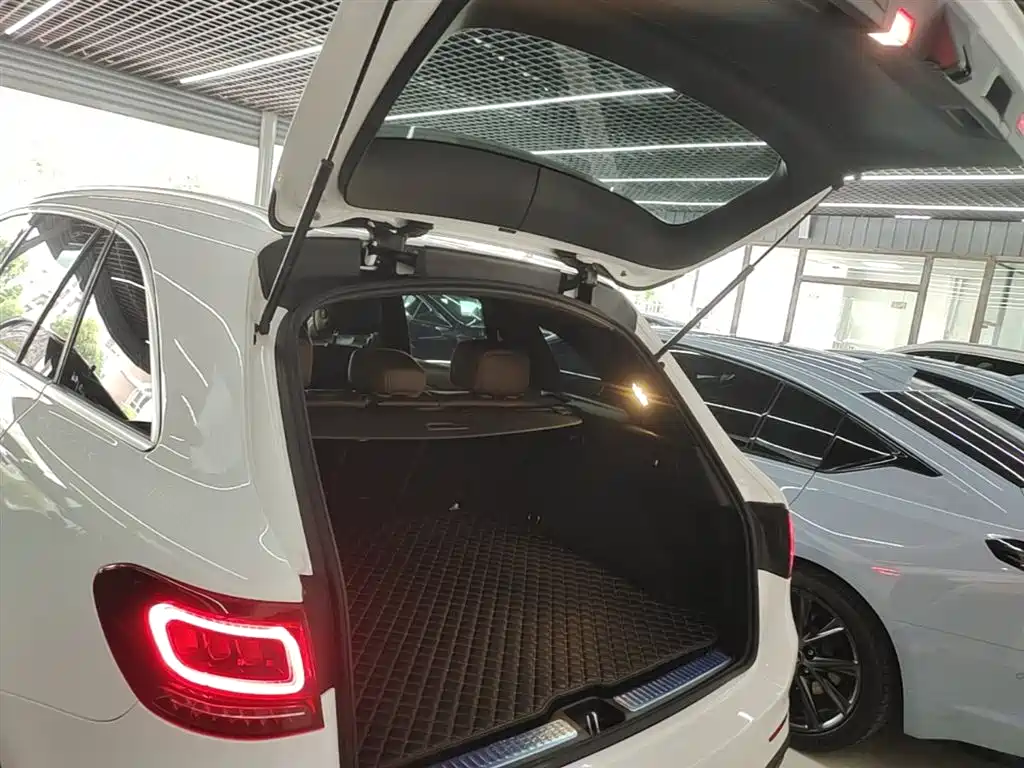 Mercedes-Benz GLC 2022 — фото 19