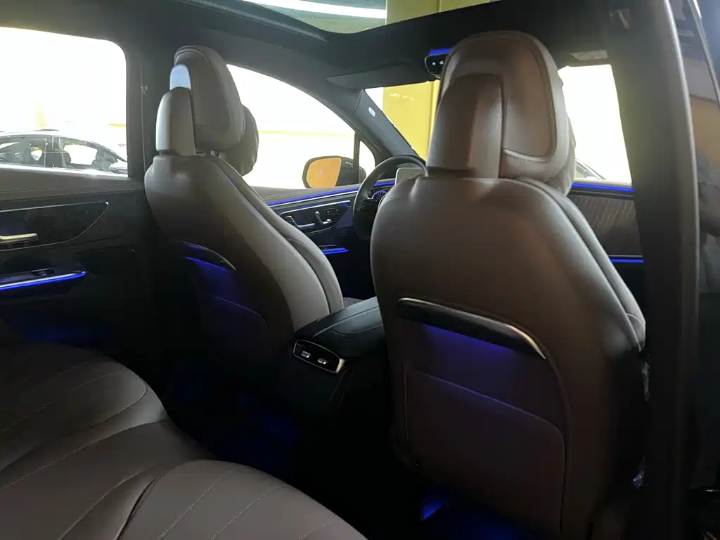Mercedes-Benz EQE SUV 2025 — фото 10