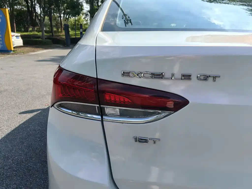 Buick Excelle GT 2018 — фото 16