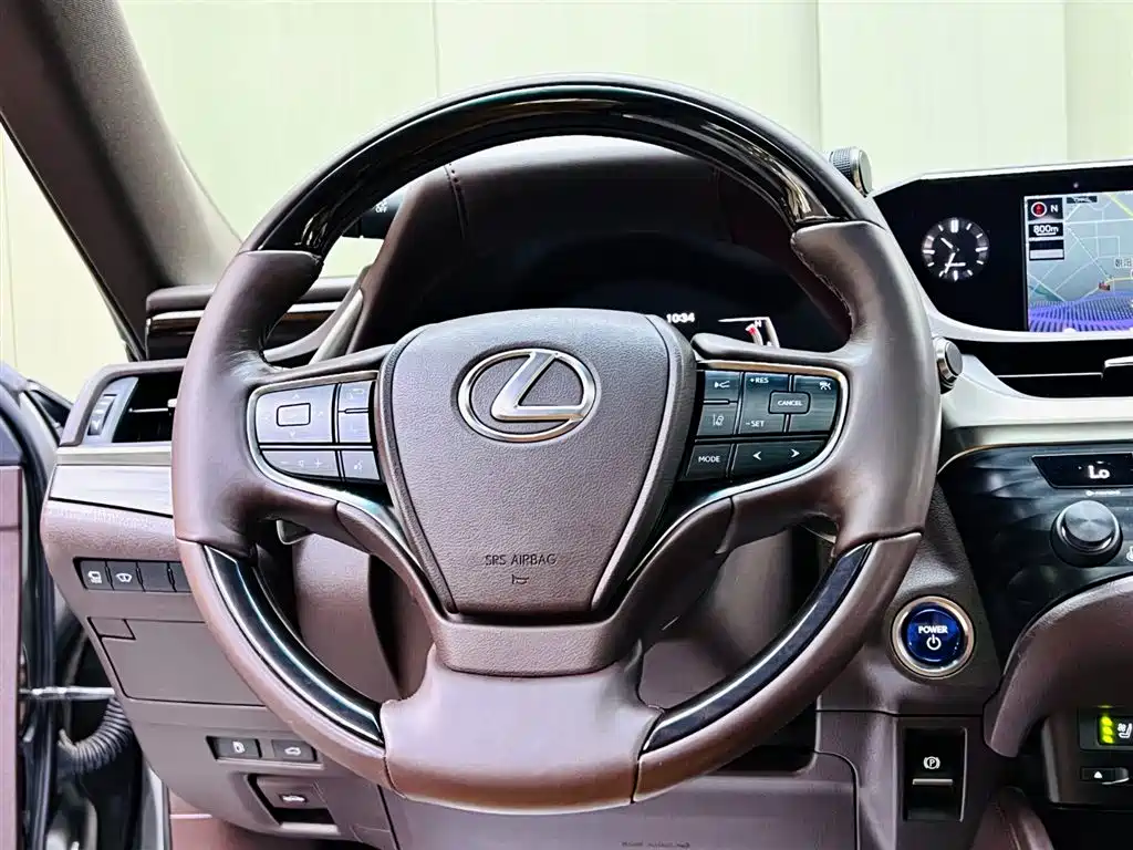 Lexus ES 2019 — фото 8