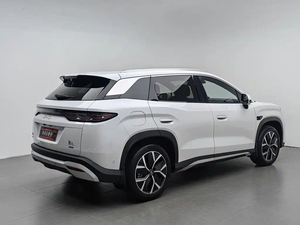 BYD Song L DM-i 2026 — фото 2