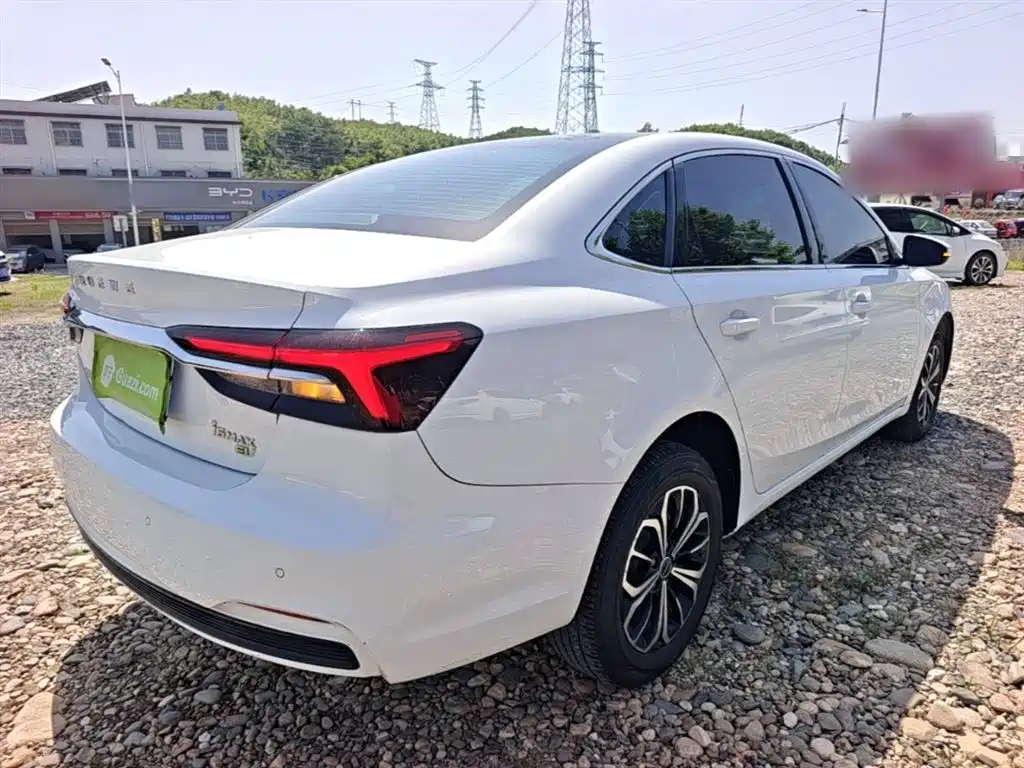 Roewe i6 MAX New Energy 2024 — фото 7