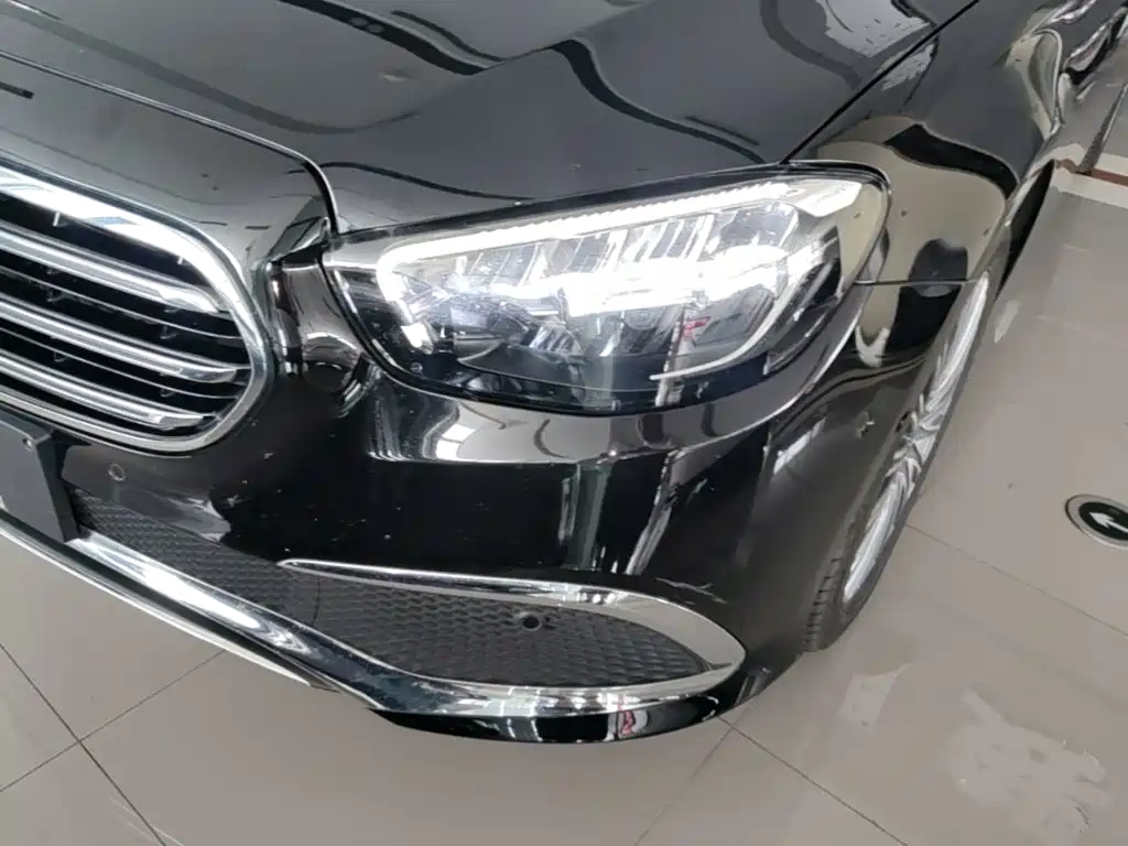 Mercedes-Benz E-Class 2022 — фото 24