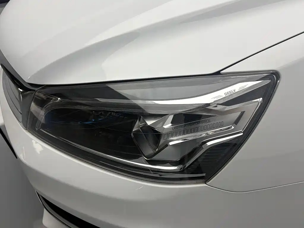 Geely Emgrand 2020 — фото 10