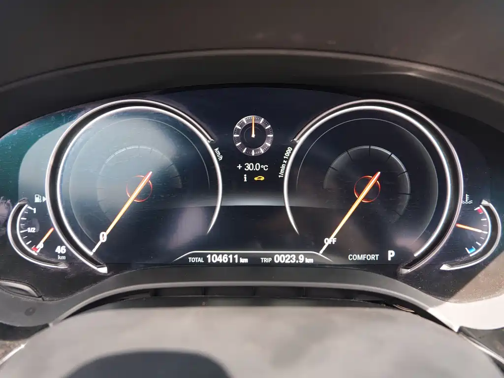 BMW 5 Series 2018 — фото 15
