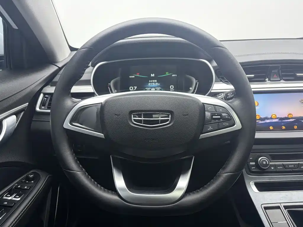 Geely Emgrand 2020 — фото 15