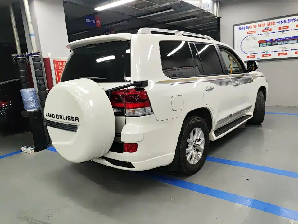 Toyota Land Cruiser 2016 — фото 23
