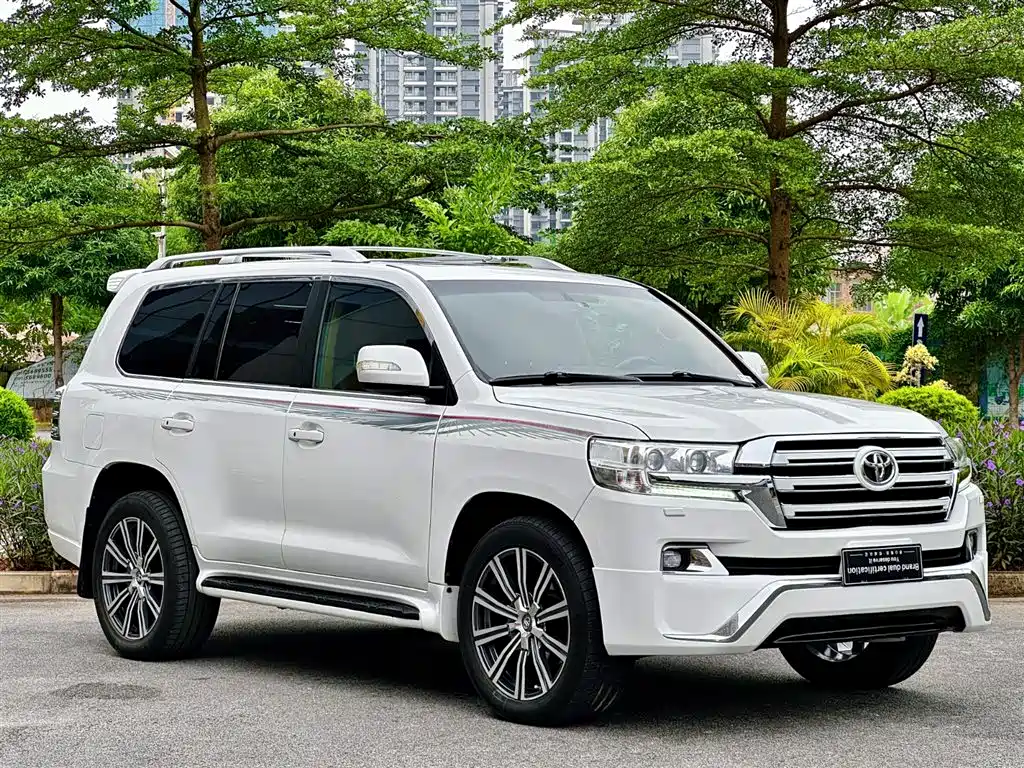 Toyota Land Cruiser 2010 — фото 3