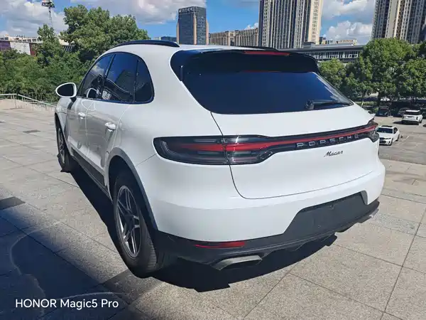 Porsche Macan 2021
