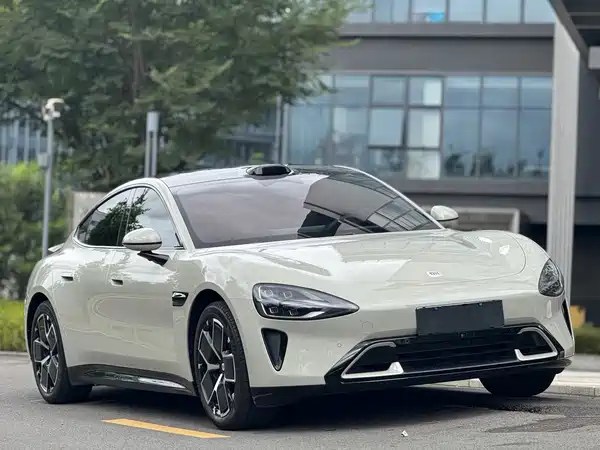 Xiaomi SU7 2024