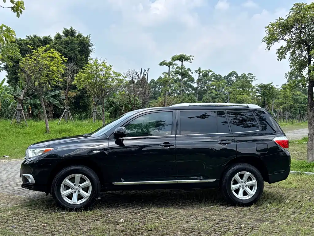 Toyota Highlander 2012 — фото 13