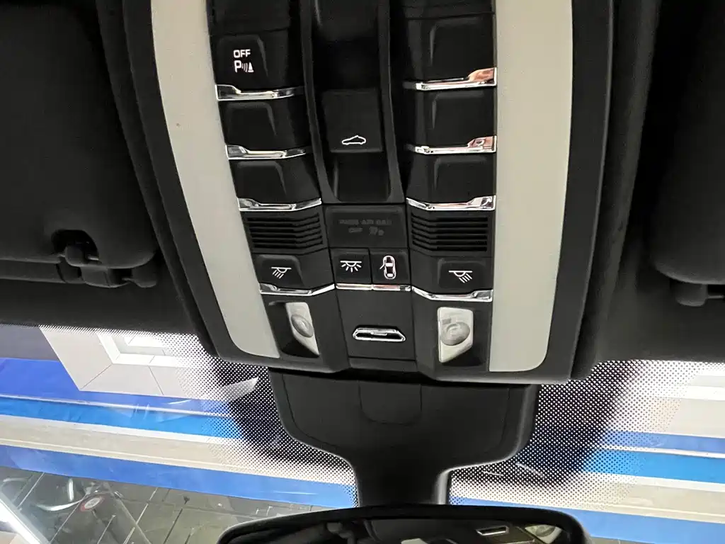 Porsche Cayenne 2017 — фото 21