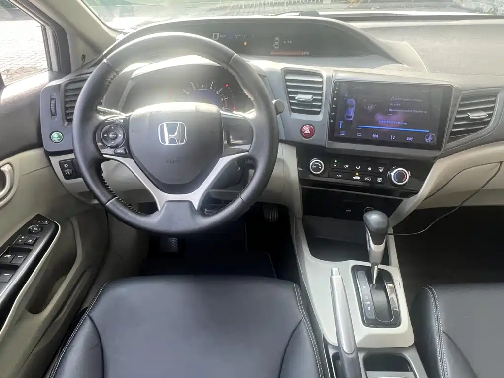 Honda Civic 2015 — фото 8