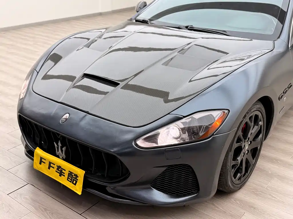 Maserati GranTurismo 2012 — фото 8