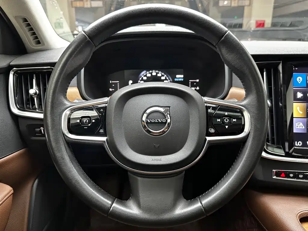 Volvo S90 2019 — фото 12