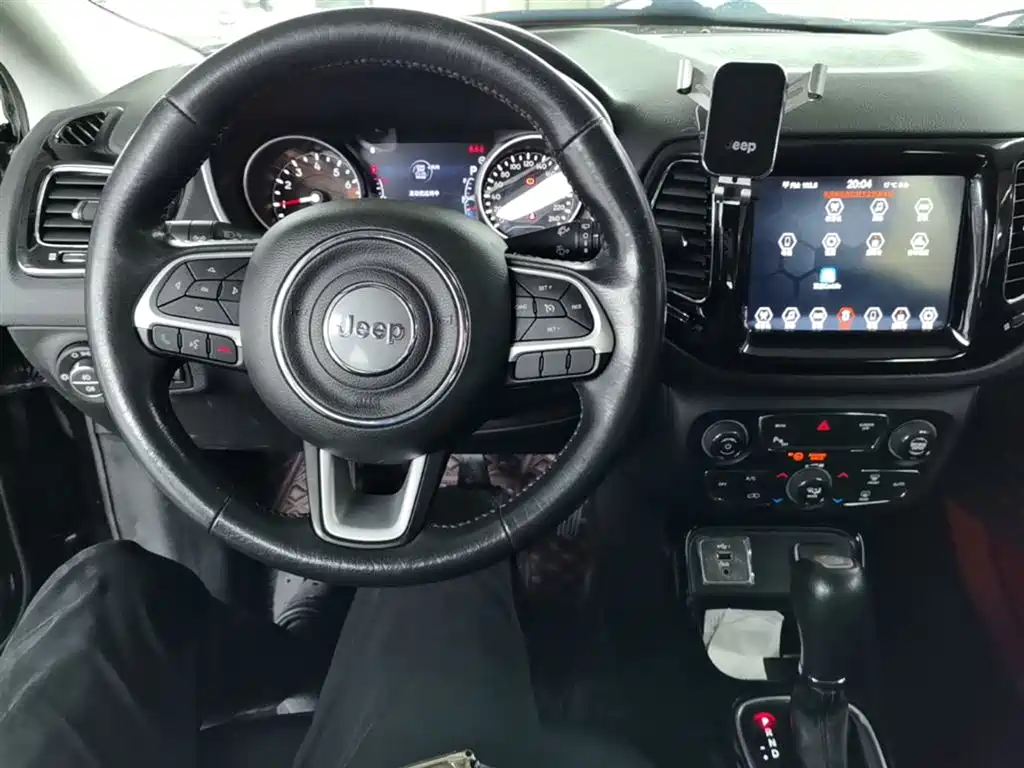 Jeep Compass 2019 — фото 10