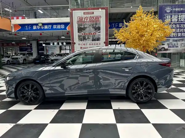 Mazda 3 Axela 2023