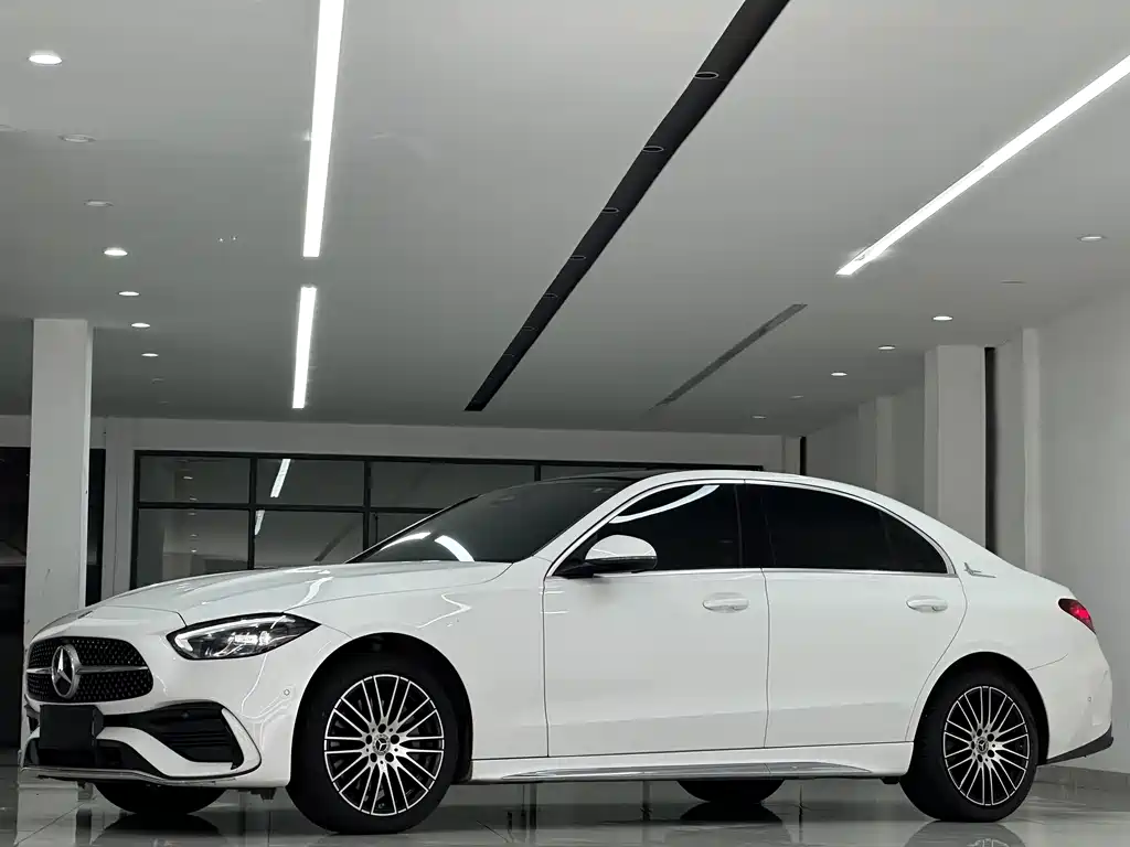 Mercedes-Benz C-Class 2024 — фото 2