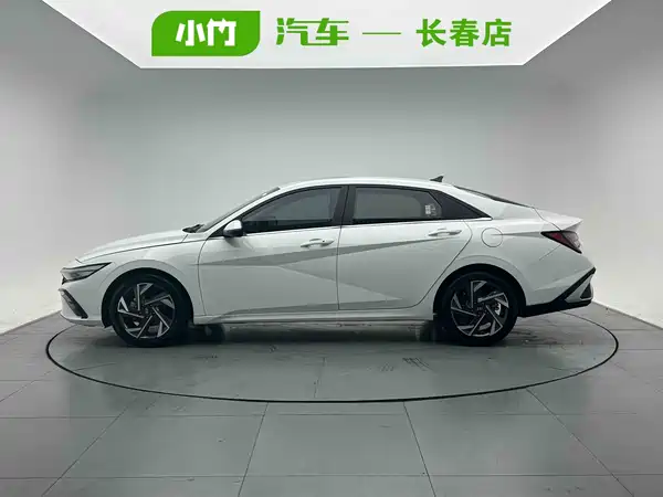 Hyundai Elantra 2023