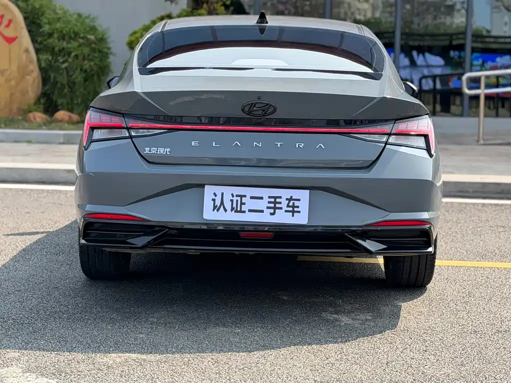 Hyundai Elantra 2021 — фото 11