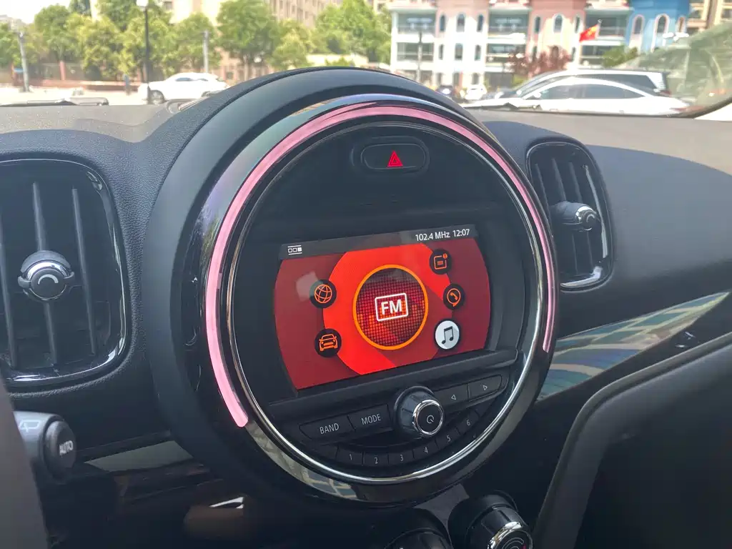 MINI Countryman 2018 — фото 12