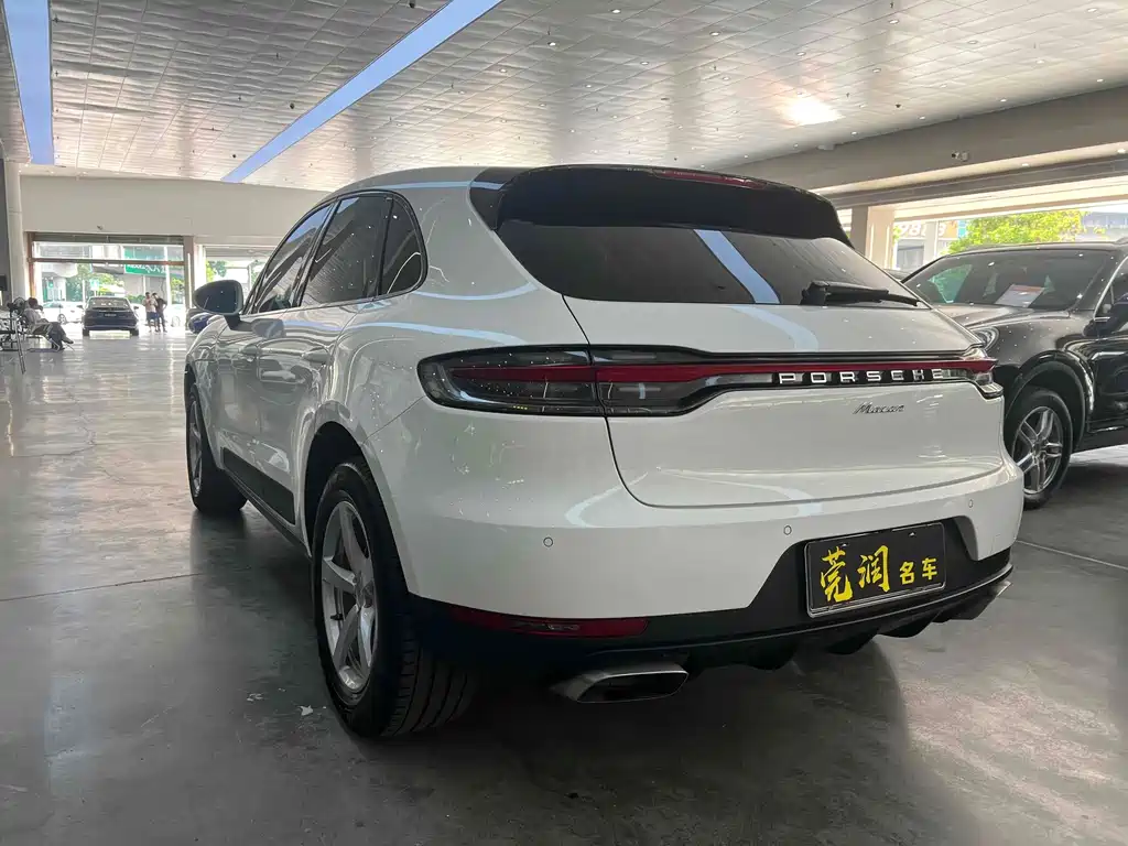 Porsche Macan 2019 — фото 11