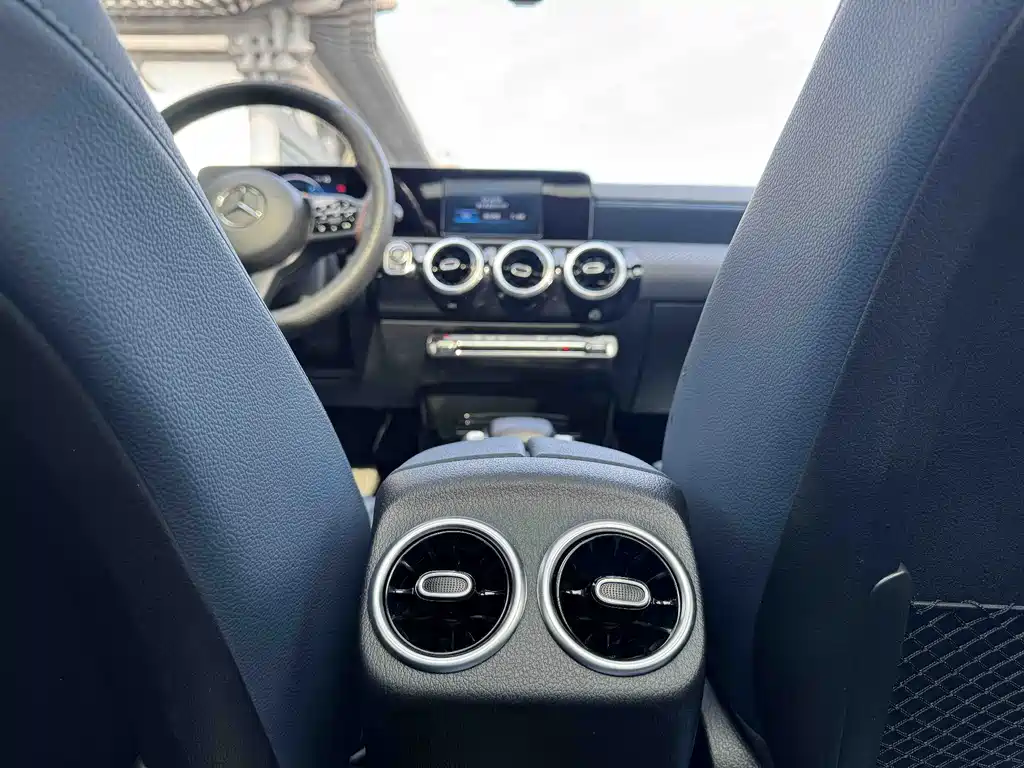 Mercedes-Benz A-Class 2022 — фото 19