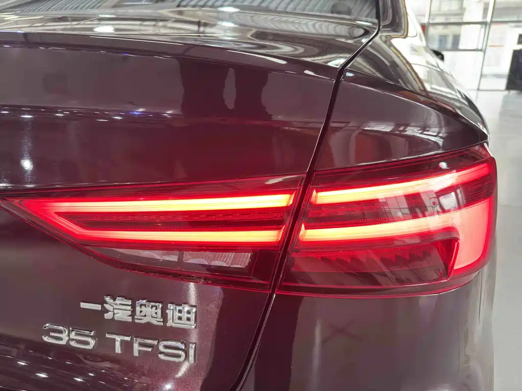 Audi A3 2018 — фото 19