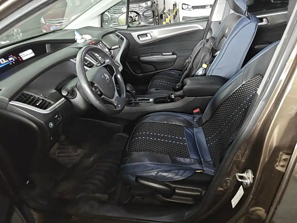 Honda Jade 2017 — фото 15