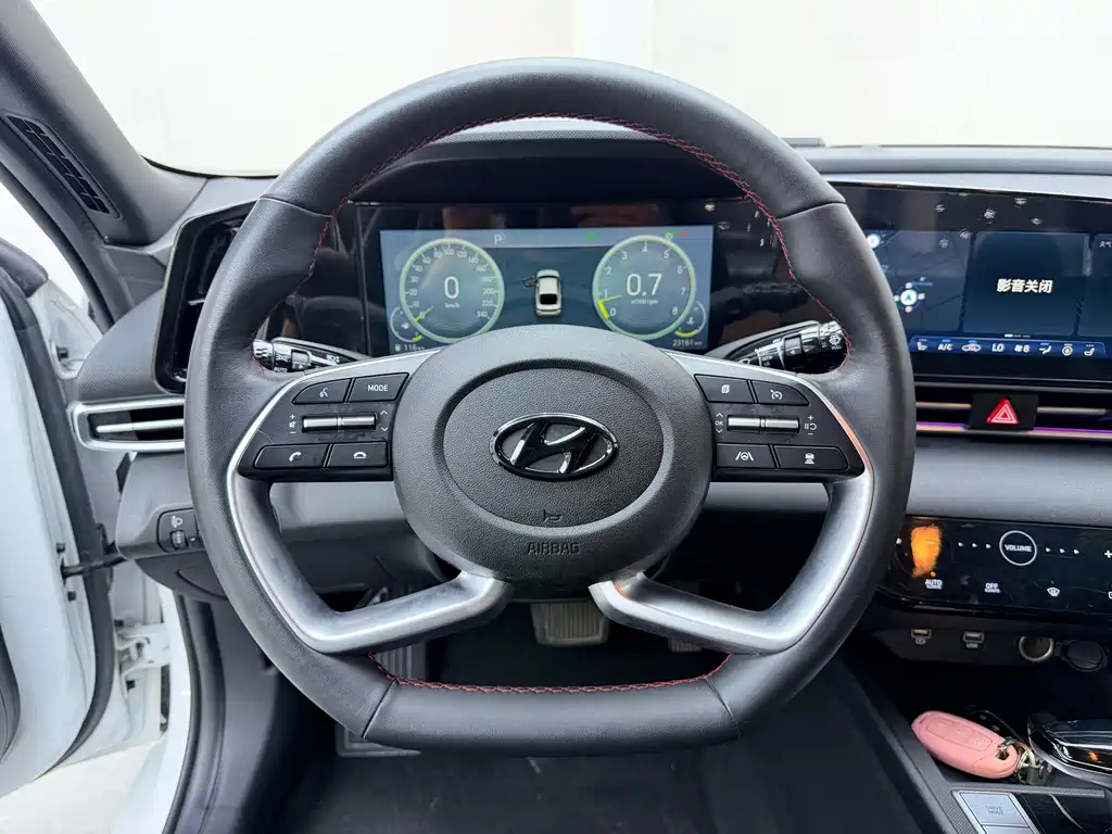 Hyundai Elantra 2022 — фото 11