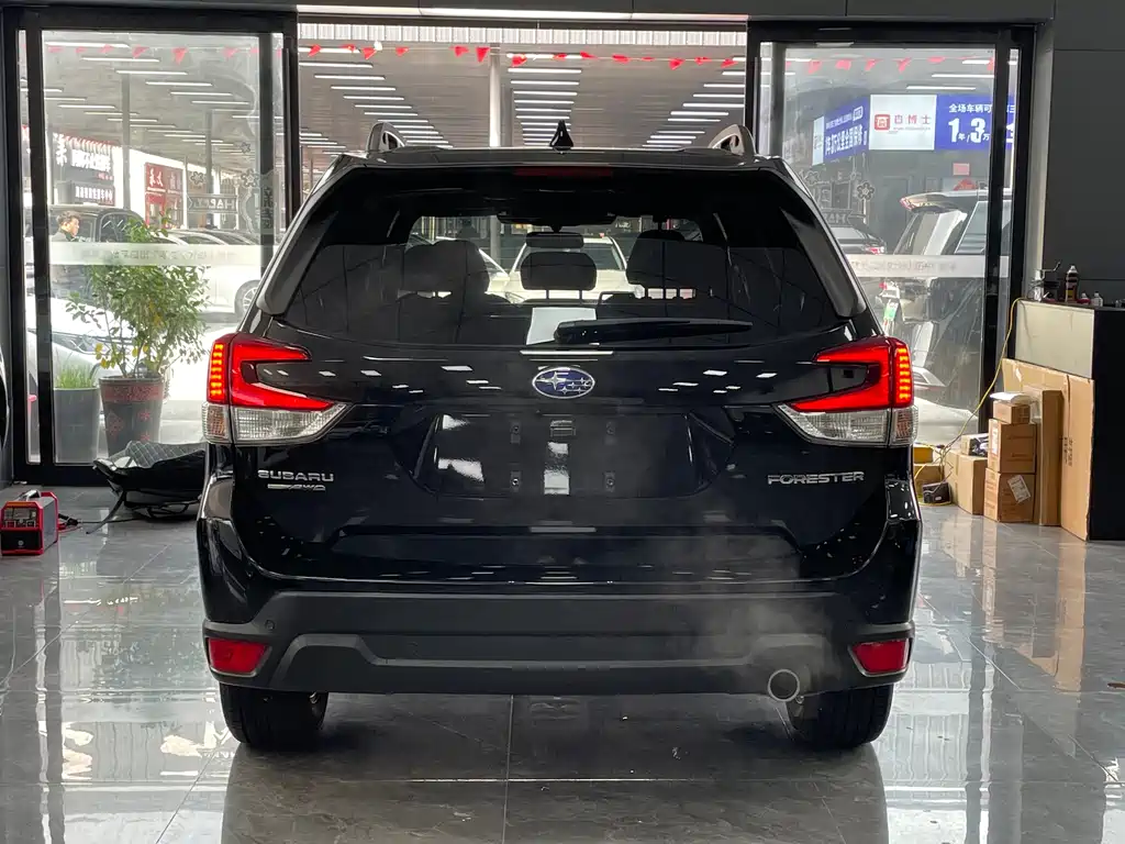 Subaru Forester 2022 — фото 16