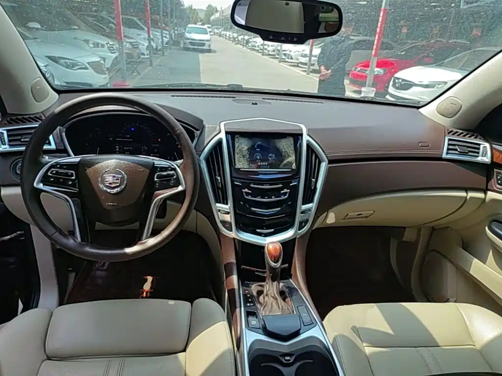 Cadillac SRX 2014 — фото 10