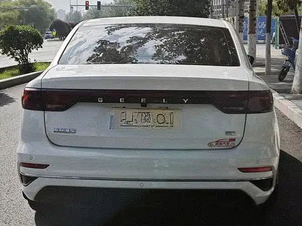 Geely Emgrand 2023