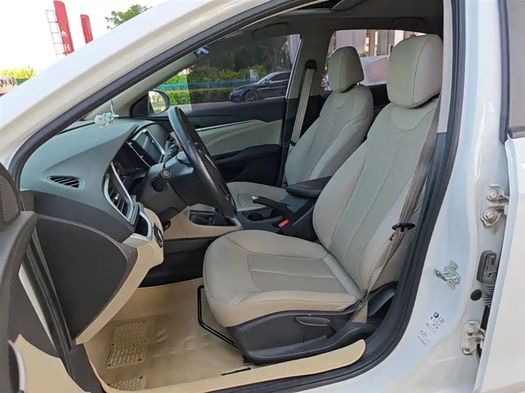 Buick Excelle 2017 — фото 15