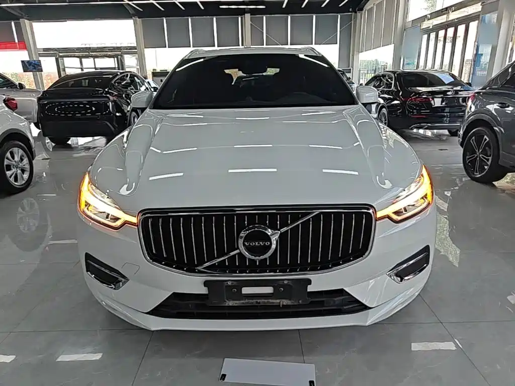 Volvo XC60 2020 — фото 3
