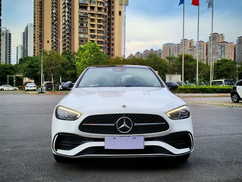 Mercedes-Benz C-Class 2024