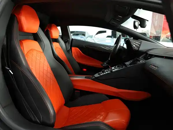 Lamborghini Aventador 2011