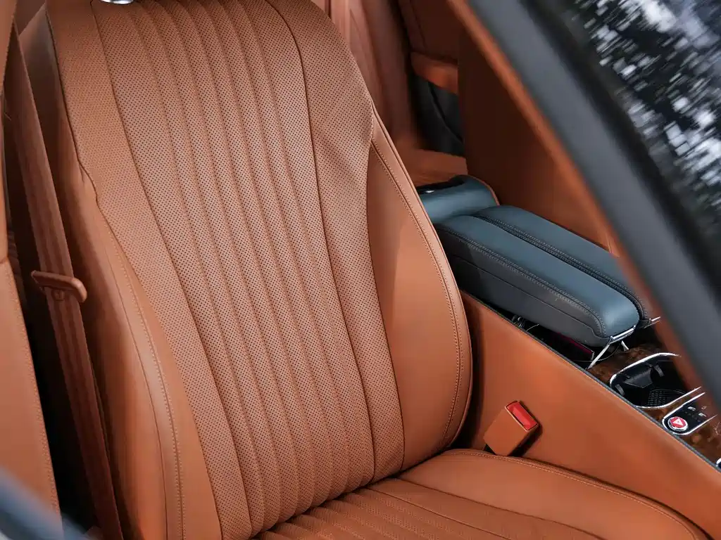 Bentley Flying Spur 2018 — фото 18