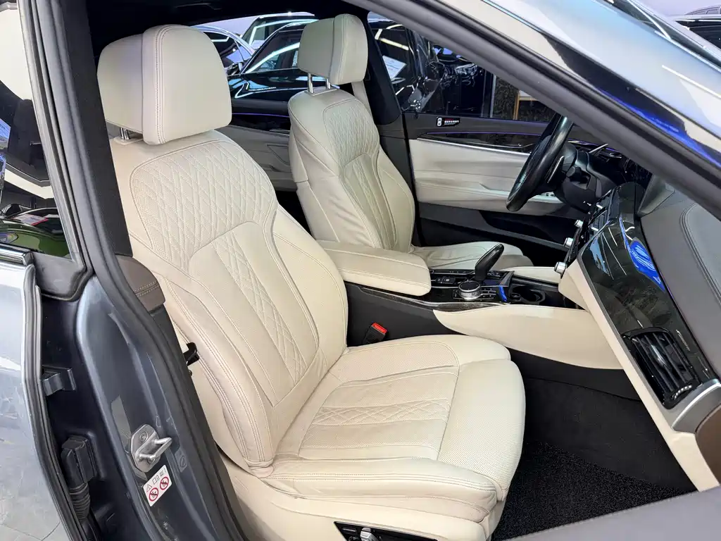 BMW 6 Series GT 2019 — фото 10