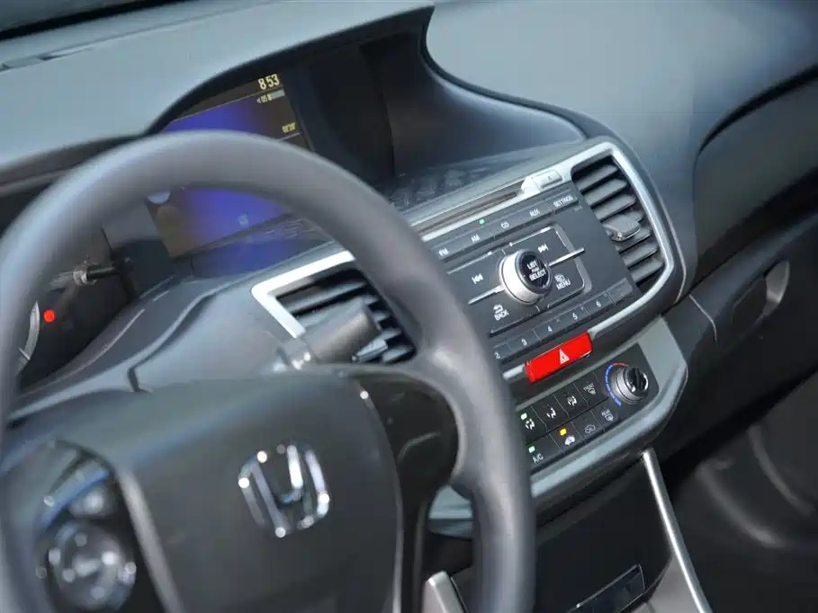 Honda Accord 2016 — фото 17