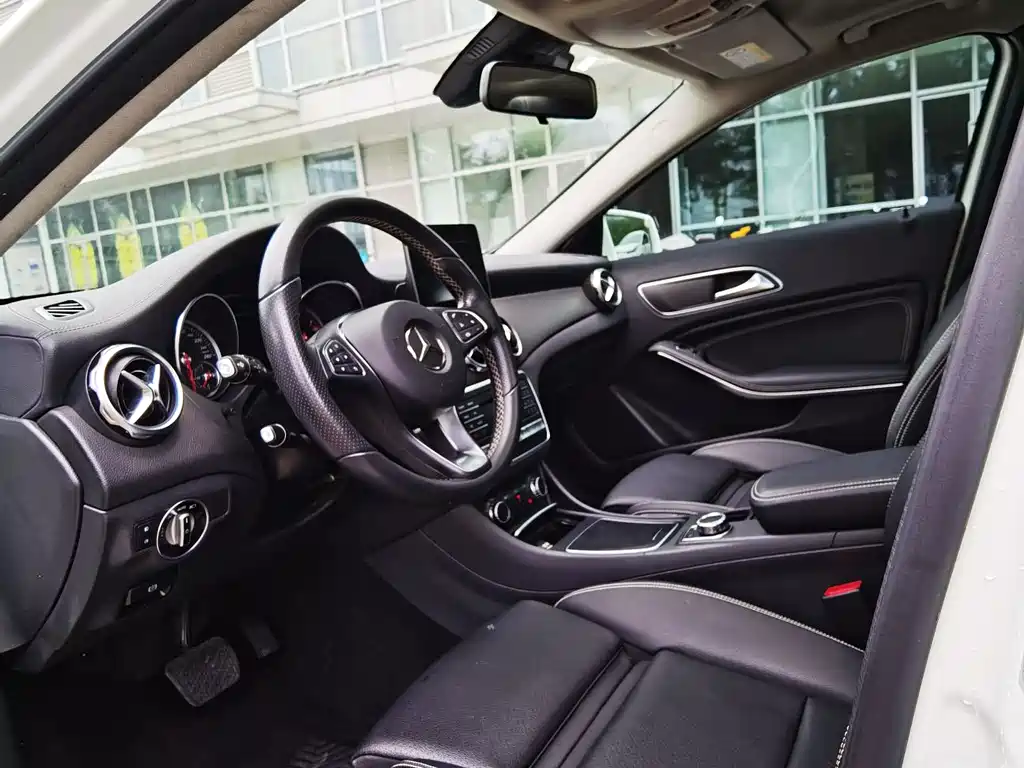 Mercedes-Benz GLA 2017 — фото 12