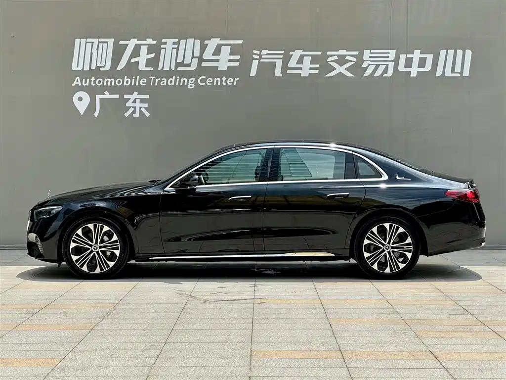 Mercedes-Benz E-Class 2025 — фото 3