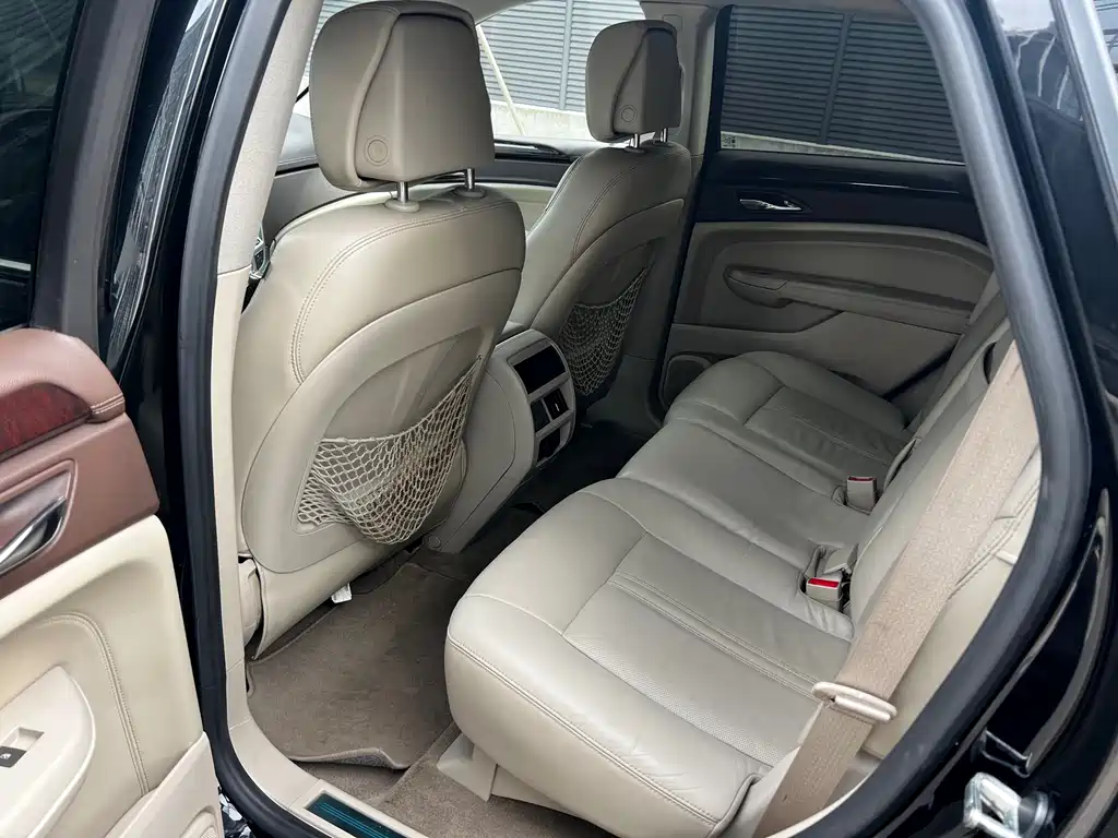 Cadillac SRX 2010 — фото 14