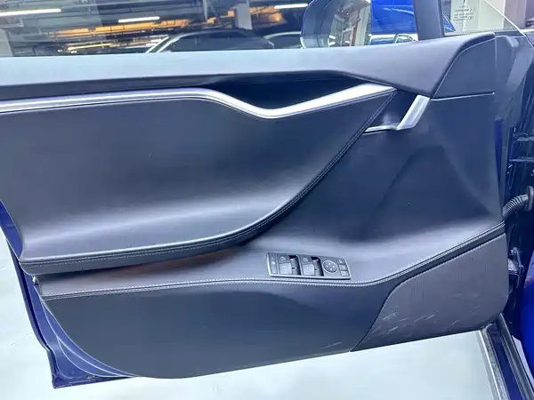 Tesla Model S 2016