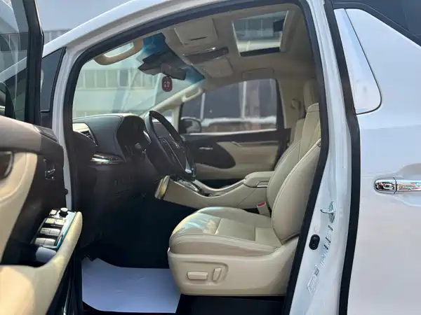 Toyota Alphard 2021