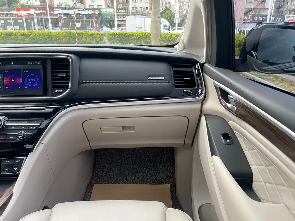GAC Motor Trumpchi M8 2019 — фото 17