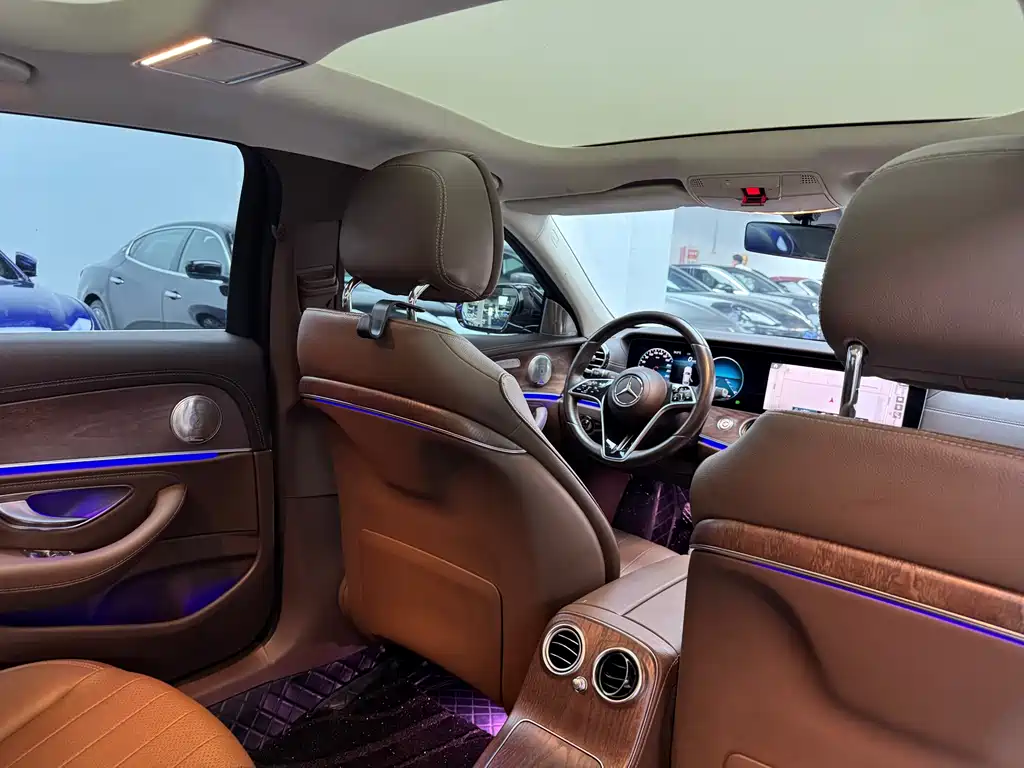 Mercedes-Benz E-Class 2023 — фото 17