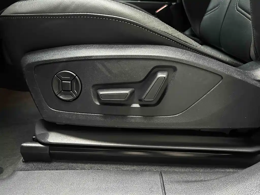 Audi Q3 Sportback 2021 — фото 12