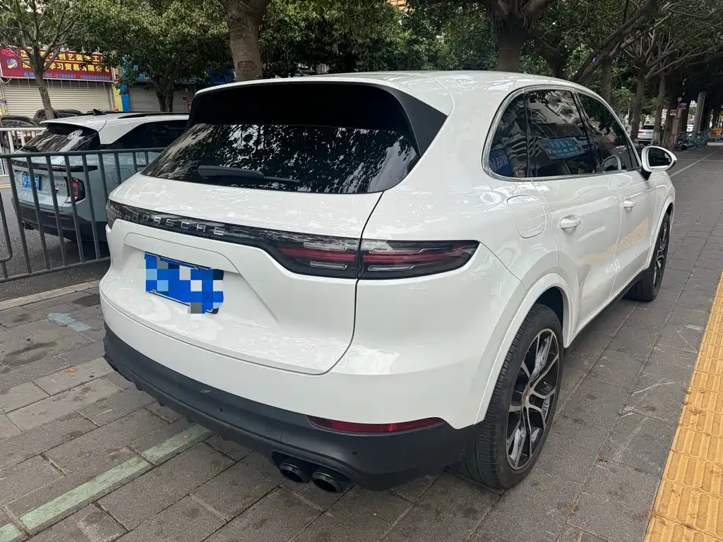 Porsche Cayenne 2022